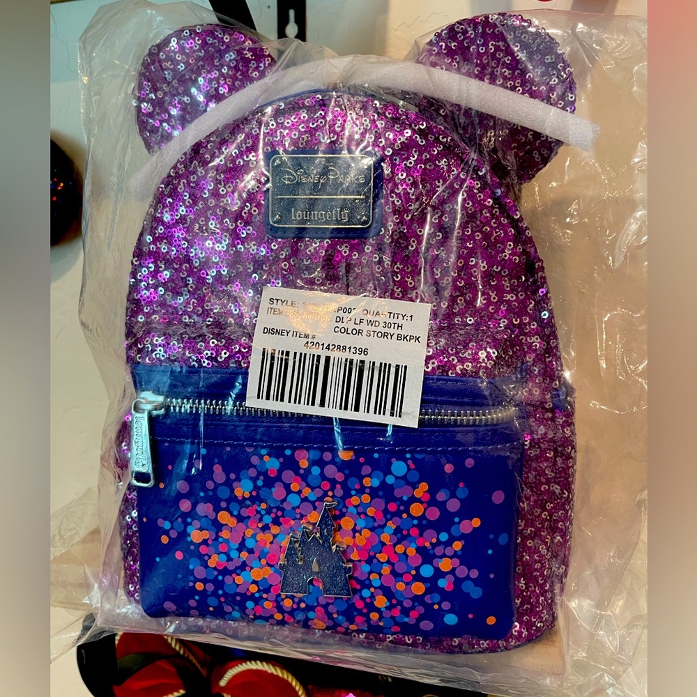 Beautiful Loungefly Disneyland Paris 30th Anniversary Castle Sequin Backpack!